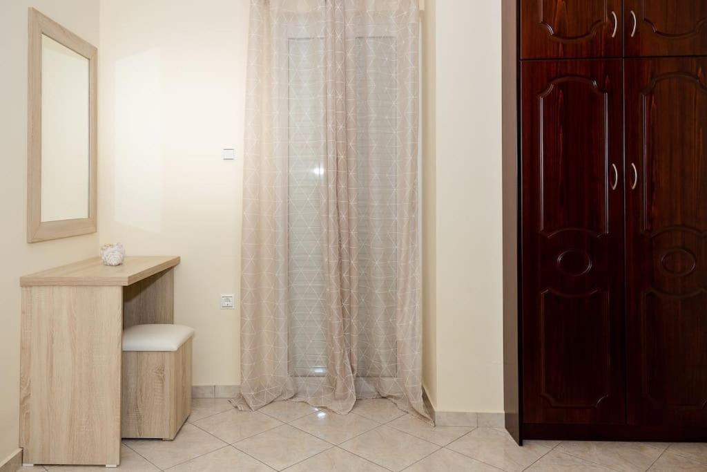 Mavros Molos Seaside Apartment Kíssamos Exteriör bild
