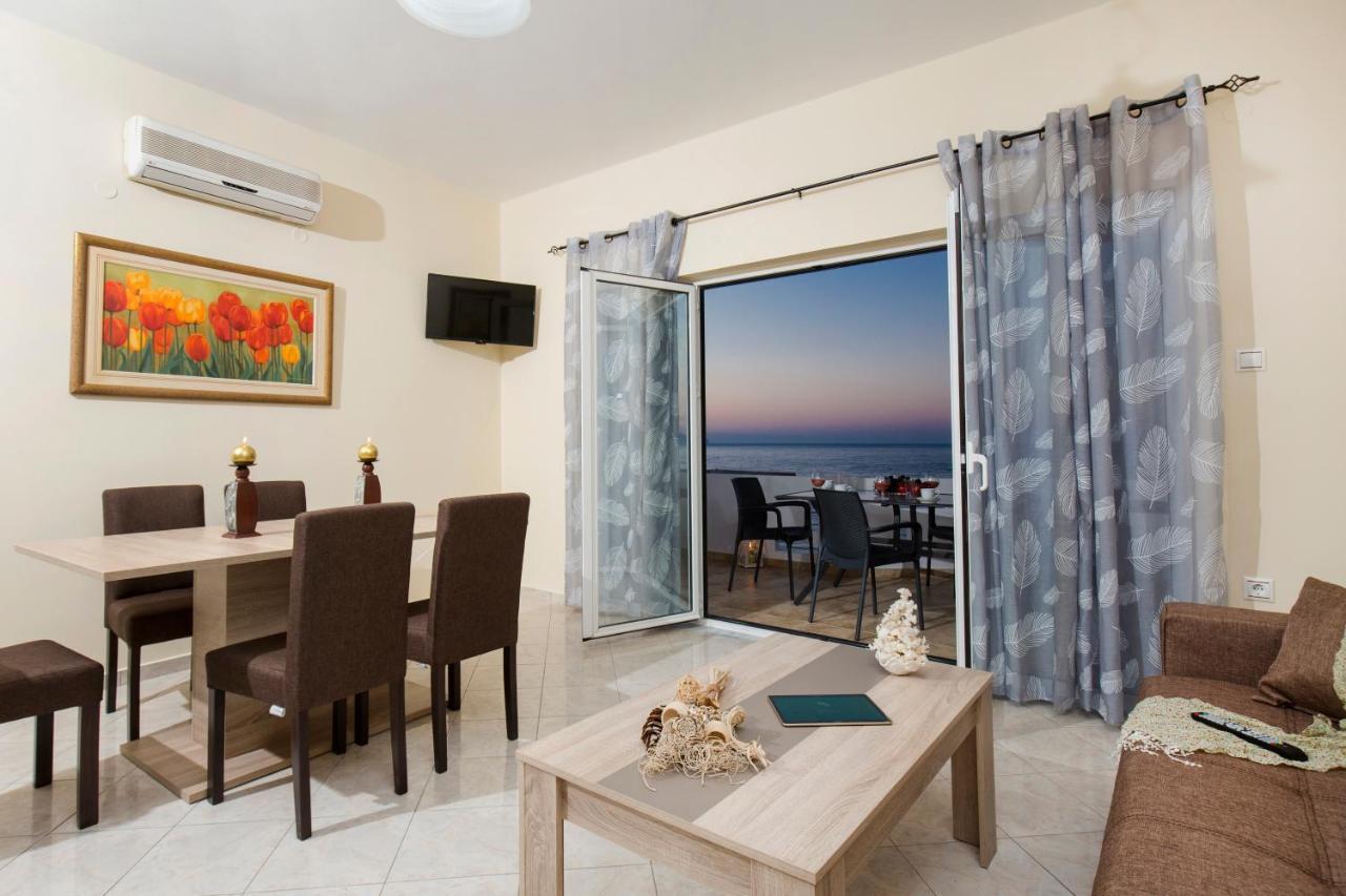 Mavros Molos Seaside Apartment Kíssamos Exteriör bild
