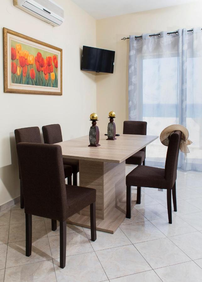 Mavros Molos Seaside Apartment Kíssamos Exteriör bild
