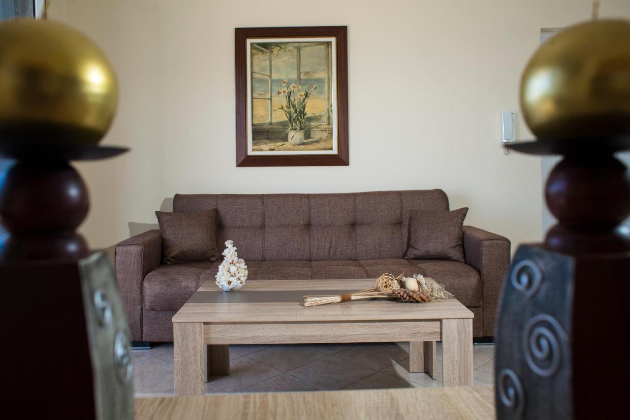 Mavros Molos Seaside Apartment Kíssamos Exteriör bild