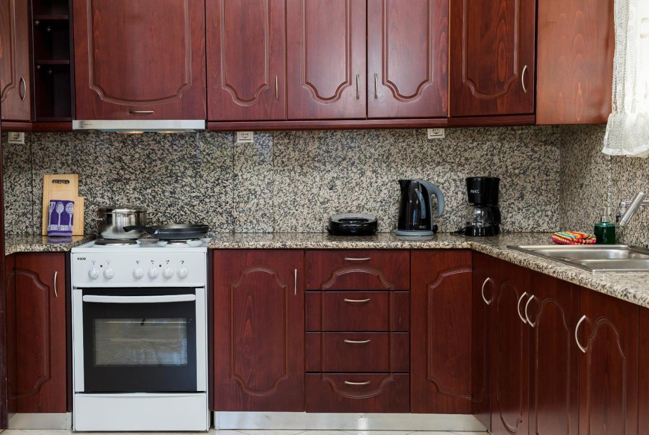 Mavros Molos Seaside Apartment Kíssamos Exteriör bild